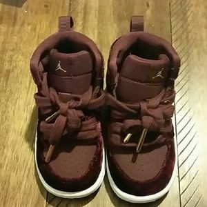 Air Jordan 1 retro heiress maroon 5t sneaker